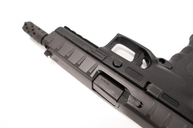 S/H BERETTA APX 9MM - 2 X MAG, GRIPS, CASE