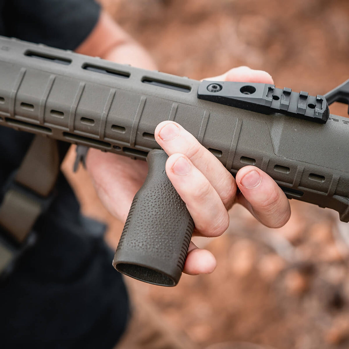 MAGPUL M-LOK MVG - MOE Vertical- ODG