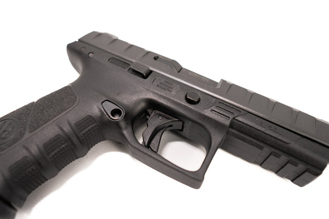 S/H BERETTA APX 9MM - 2 X MAG, GRIPS, CASE